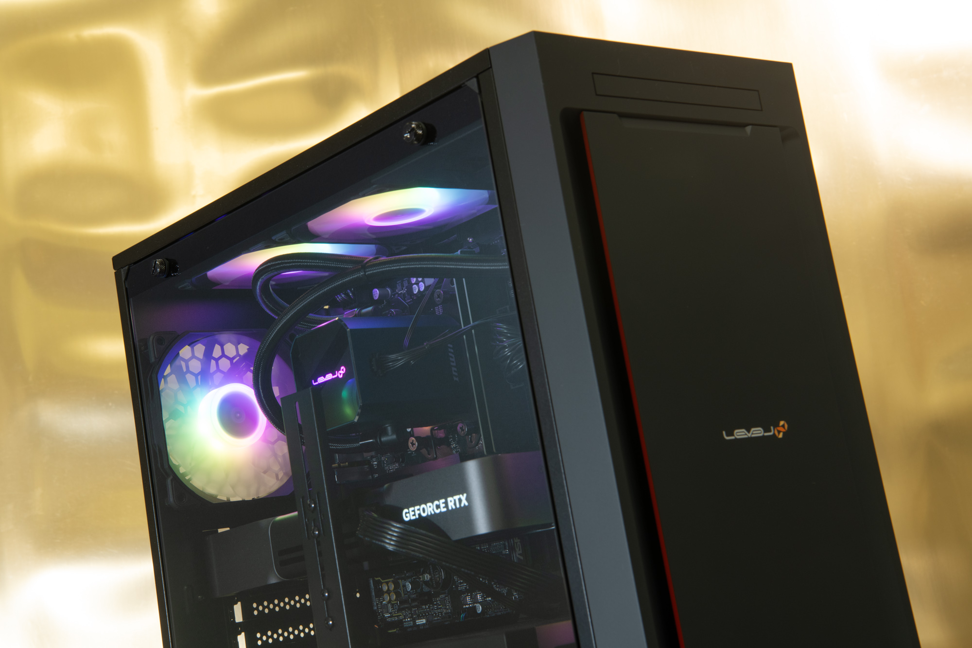 GeForce RTX 5090 Founders Edition搭載PC 特徴・性能を徹底解説【2026年】